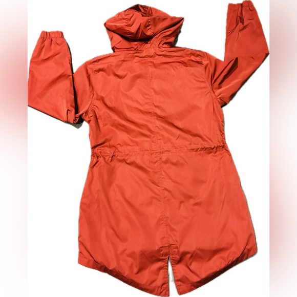 ORANGE RAINCOAT | UTILITY | OUTDOORS | 
| SIZE: MED (8/10) | - Picture 3 of 14